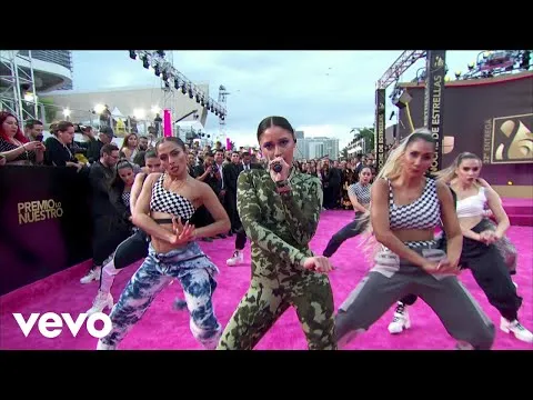 Tanque a full un poquito whisky con red bull